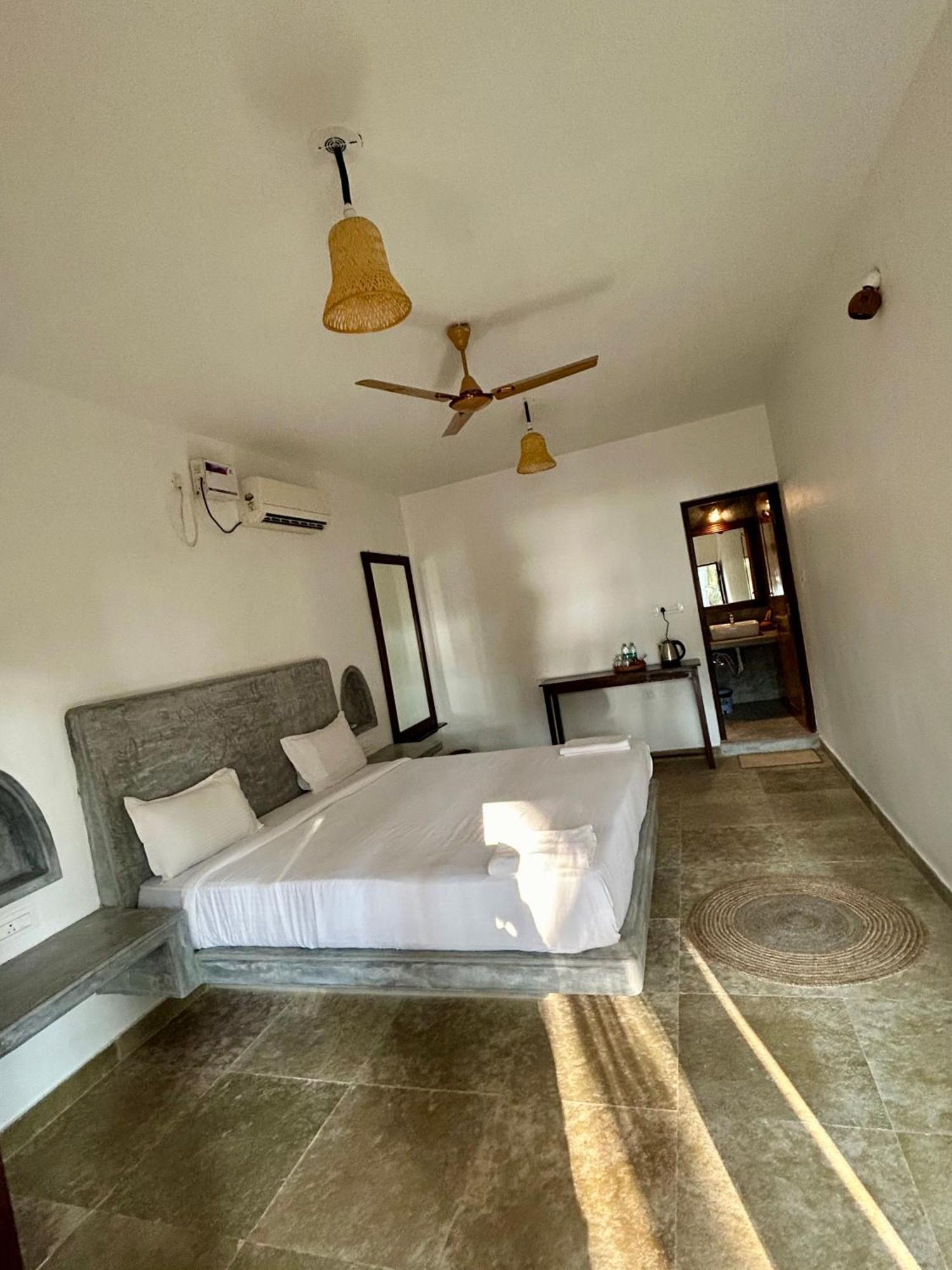 Silent Beach Resort 曼德姆 外观 照片