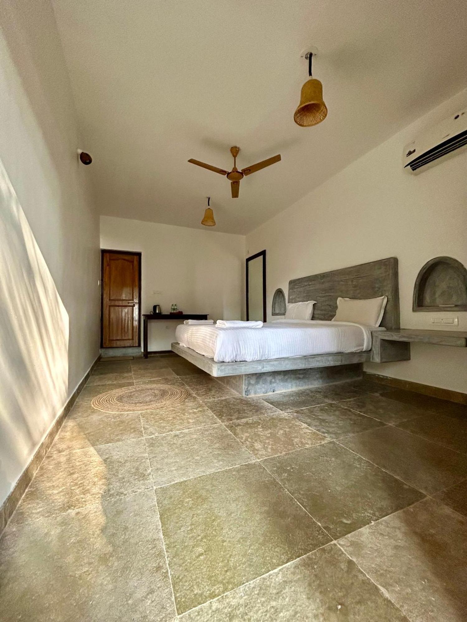 Silent Beach Resort 曼德姆 外观 照片