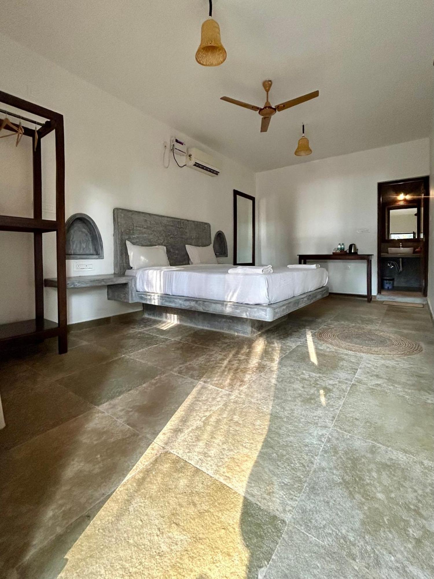 Silent Beach Resort 曼德姆 外观 照片