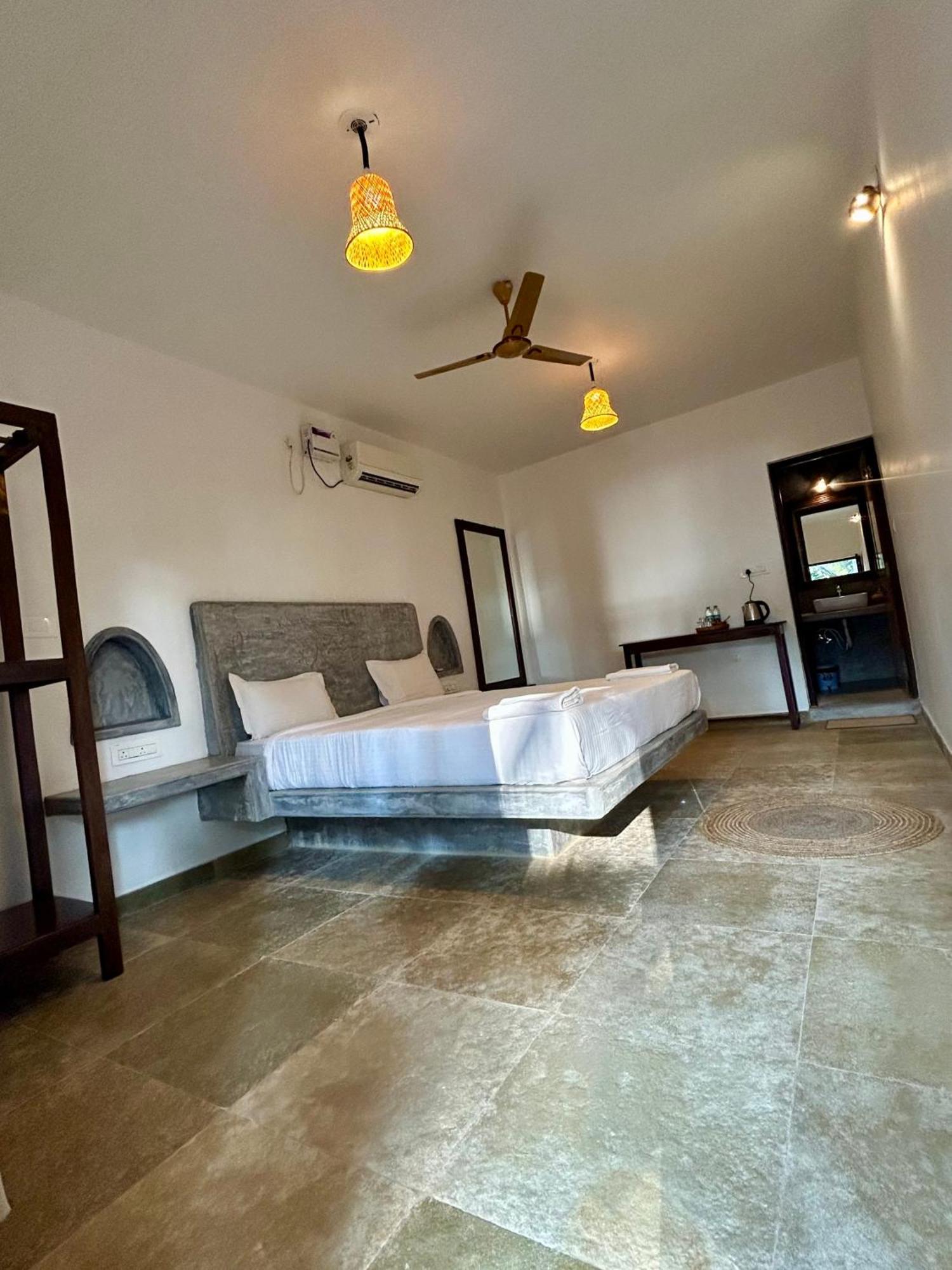 Silent Beach Resort 曼德姆 外观 照片